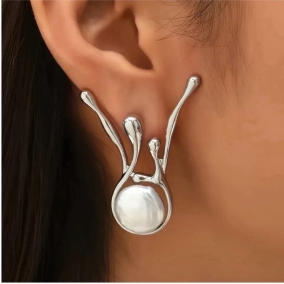 Jewelry - Elegant Silver and White Drop Earrings